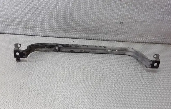 Fuel tank mounting bracket