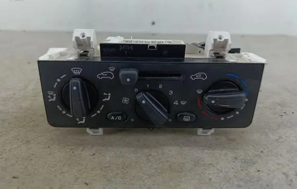 Peugeot 1007 Climate control/heater control trim F664479W
