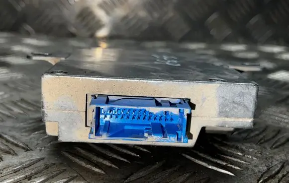 BMW 5 E39 Other control units/modules 01000160C0 6915046
