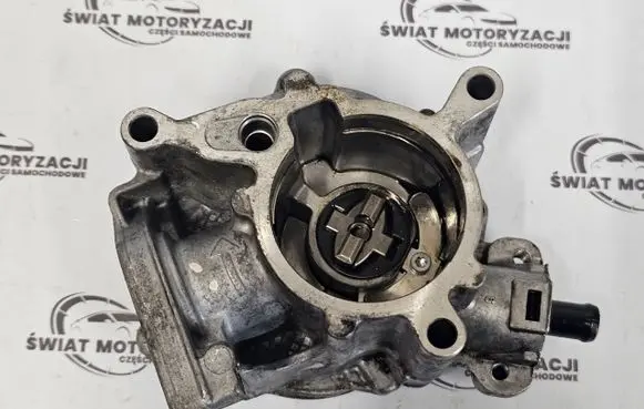 Audi A4 S4 B8 8K Vacuum pump 06J145100C