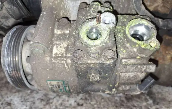 Volkswagen PASSAT B6 Air conditioning (A/C) compressor (pump) 1k0820803q