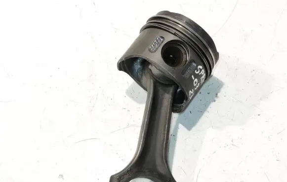 Piston with connecting rod