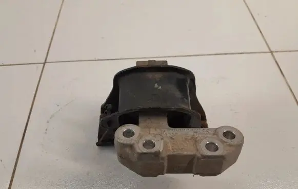Citroen C3 Engine mount bracket 9654166080