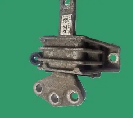 Engine mount bracket