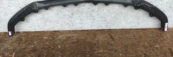 Front bumper lip