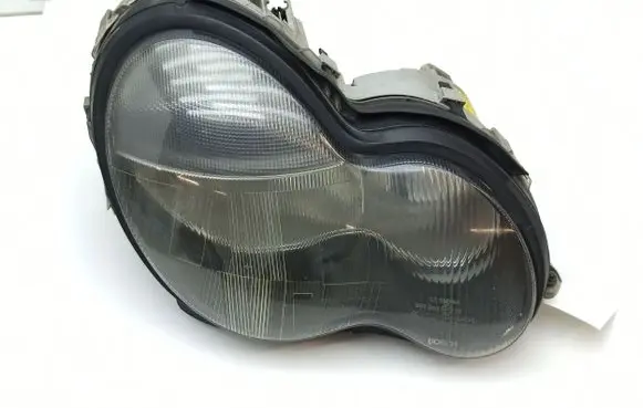Mercedes-Benz C W203 Headlight/headlamp A2038200261