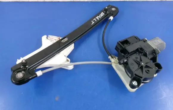 Volkswagen Cross Polo Rear door window regulator with motor