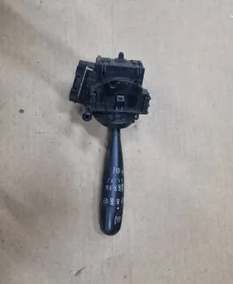 Toyota Yaris Wiper control stalk 173647