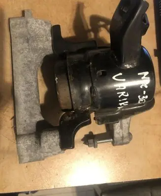 Lexus NX Engine mount bracket F4011446