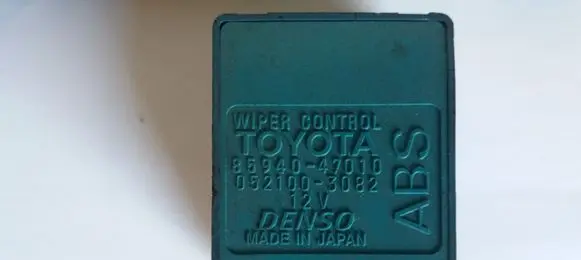 Toyota Prius (XW20) Window wiper relay 