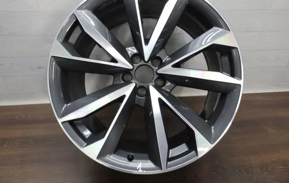 Audi Q7 4M R21 alloy rim 