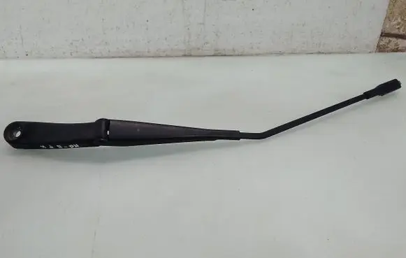 Mercedes-Benz B W245 Front wiper blade arm A1698200140