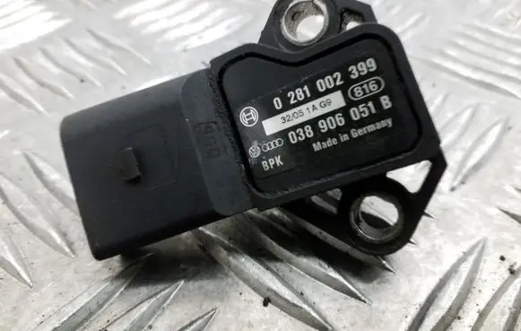 Volkswagen Golf VI Air pressure sensor 038906051B 0281002399