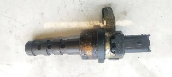 Renault Megane I Camshaft vanos timing valve 108674
