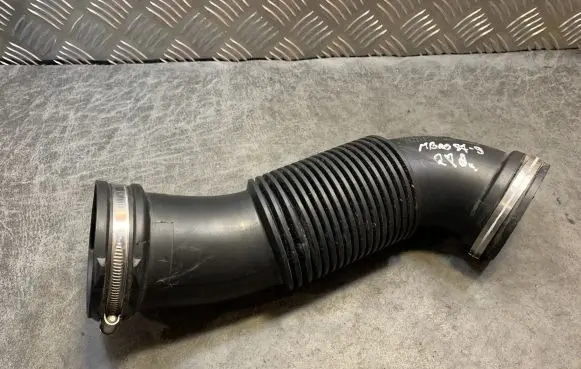BMW 1 F40 Air intake duct part 1105885
