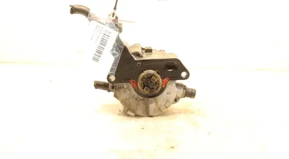 Volkswagen Golf V Vacuum pump