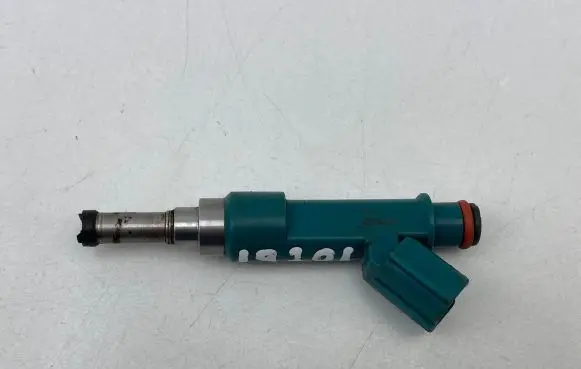 Toyota Prius+ (ZVW40) Fuel injector 2325037021 211252819