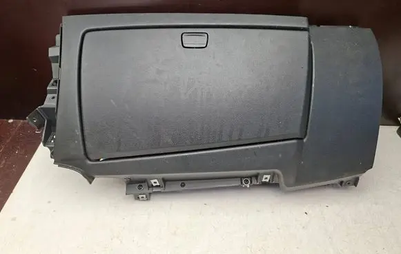 BMW 1 E81 E87 Glove box 7135696 75064014 P010118453