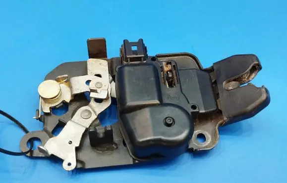 Subaru Legacy Tailgate/trunk/boot lock/catch/latch