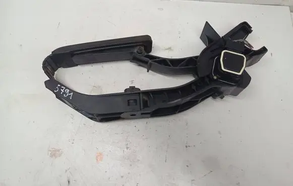 Mercedes-Benz CLK A209 C209 Accelerator throttle pedal 2033000104 051102
