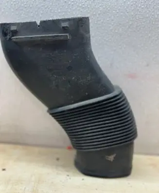 Mercedes-Benz E W211 Air intake hose/pipe A6120940287