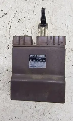 Toyota Corolla E120 E130 Fuel injection control unit/module 8987120030