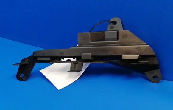 Front bumper splitter molding