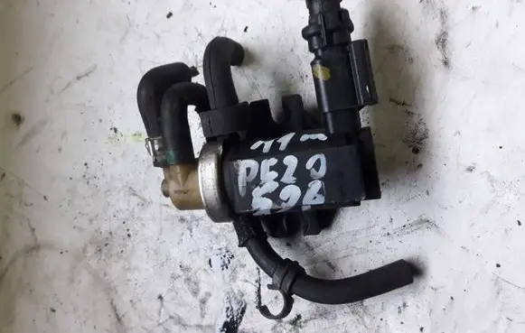 Peugeot 508 Vacuum valve 