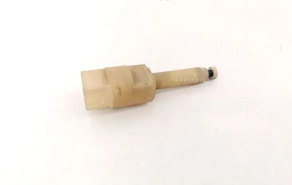 Volkswagen PASSAT B5 Brake pedal sensor switch 4A0945515A