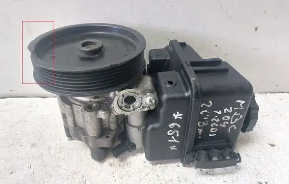 Mercedes-Benz C W204 Power steering pump A0064661501