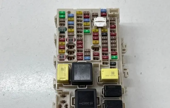 Nissan Rogue Fuse module 243506RA0C