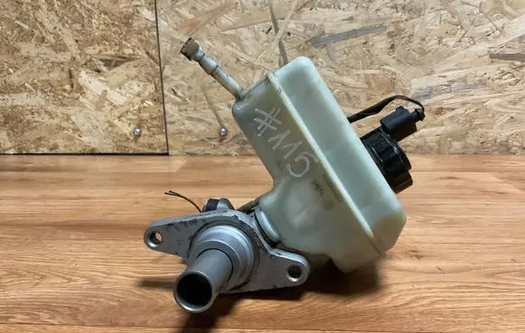 Volkswagen PASSAT B6 Master brake cylinder 03350886761