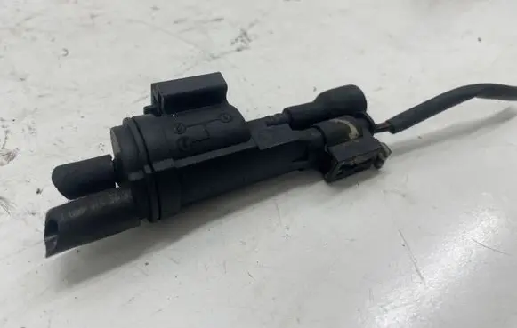 Mercedes-Benz E C207 W207 Valve vacuum 0025407097