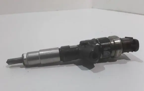 Subaru Impreza III Fuel injector 16613AA020 10K00999