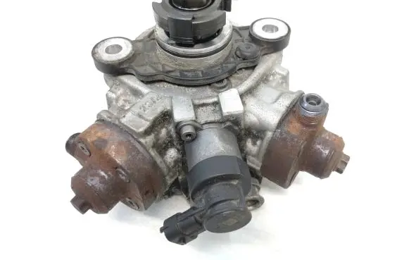 Volvo V70 Fuel injection high pressure pump 31372081 0445010681 0928400707