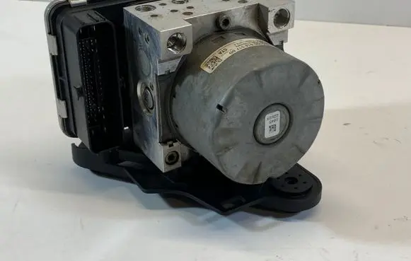 Volkswagen Golf VII ABS Pump 5Q0614517DD 5Q0614235