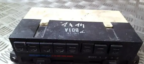 Mazda 323 F Climate control unit b01a