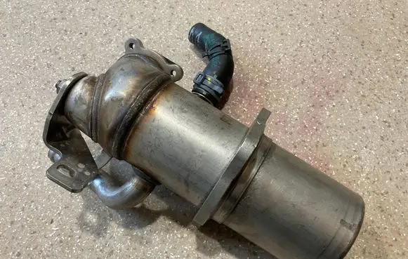 Audi Q5 SQ5 EGR valve cooler 04L131512A