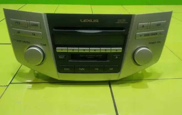 Lexus RX 300 Radio/CD/DVD/GPS head unit 8612048220 14AB89