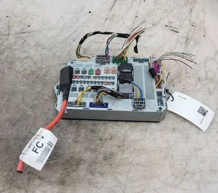 Jaguar XF X250 Fuse module 9X2314B476BC 73409724 WD0072