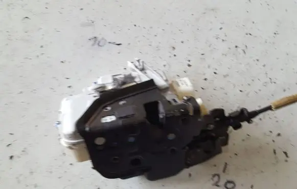 Audi A8 S8 D4 4H Front door lock 4H1837015