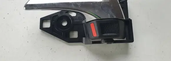 Toyota RAV 4 (XA40) Rear door interior handle
