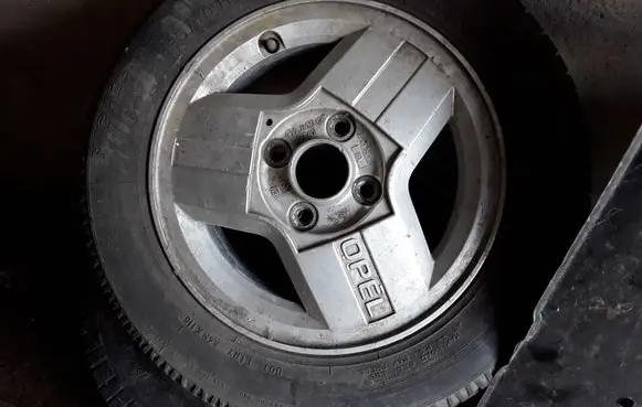 Opel Corsa A R13 alloy rim E13144
