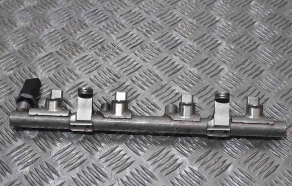 Audi Q7 4L Fuel main line pipe