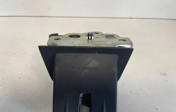 Audi Q7 4L Tailgate/trunk/boot lock/catch/latch 8R0827505A