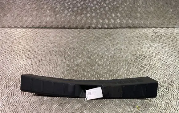 Mitsubishi Outlander Trunk/boot sill cover protection 7240A135