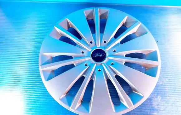 Ford Focus R17 wheel hub/cap/trim F1EC1130B1A