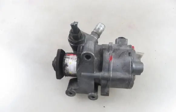 Mercedes-Benz E AMG W210 Power steering pump 2108425