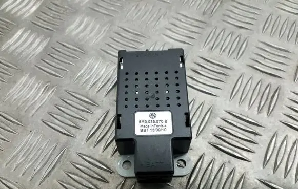 Volkswagen Golf VI Aerial antenna amplifier 5M0035570B