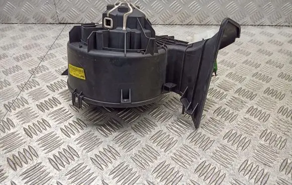 Fiat Croma Front door blower motor 007014W